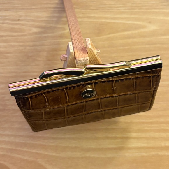 Vintage Abas Croc-Embossed Kiss-Lock Coin Purse | Brown | Sturdy Leather - Picture 3 of 12